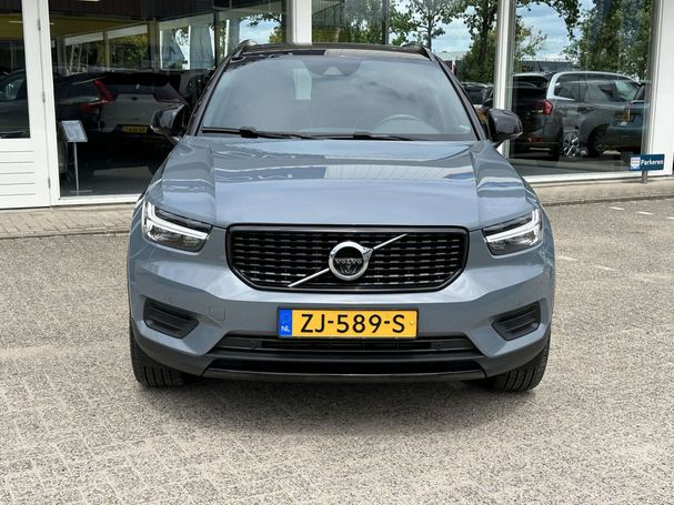 Volvo XC40 T4 AWD 140 kW image number 2