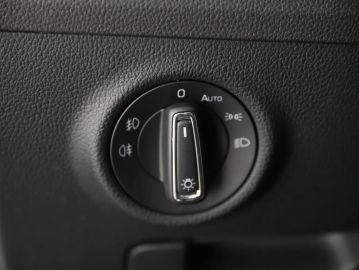 Car image 37