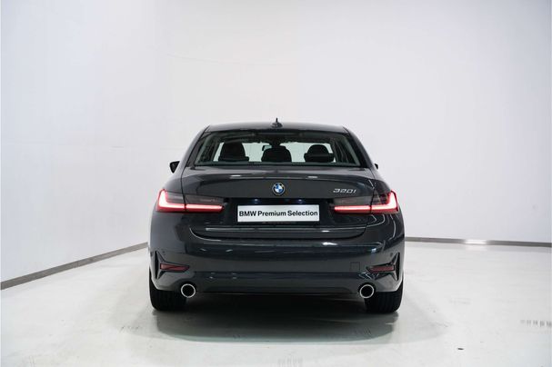 BMW 320i Sport Line 135 kW image number 8