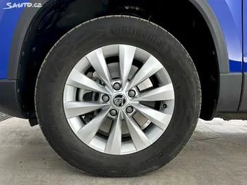Car image 27