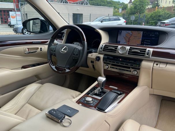 Lexus LS 600 h AWD 327 kW image number 26