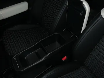 Car image 29