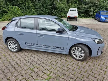 Car image 3