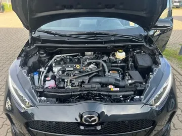 Car image 26