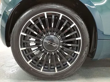 Car image 26