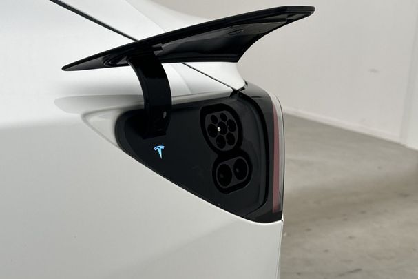 Tesla Model 3 Long Range AWD 324 kW image number 25