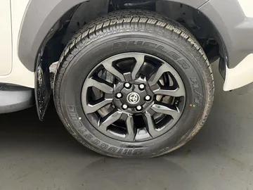 Car image 34