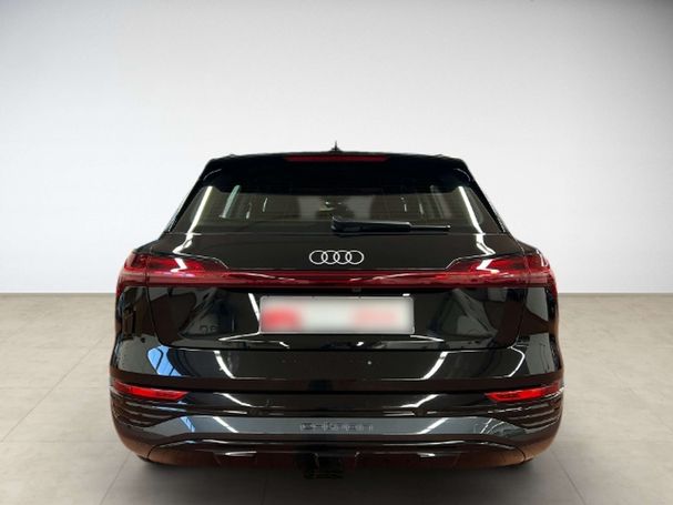 Audi Q8 50 quattro e-tron Advanced 250 kW image number 7