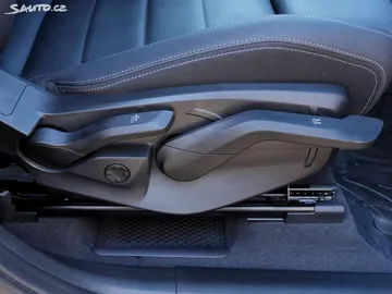 Car image 40