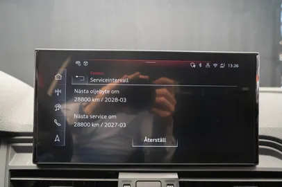 Car image 26