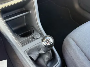 Car image 27