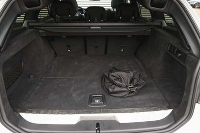 Car image 37