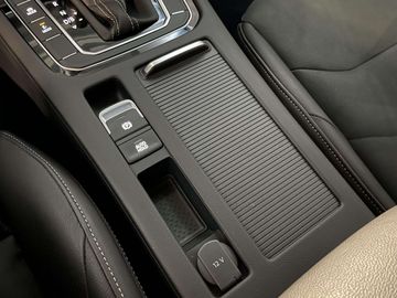 Car image 37