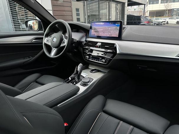 BMW 530d Touring M Sport xDrive 210 kW image number 26