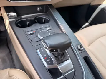 Car image 28