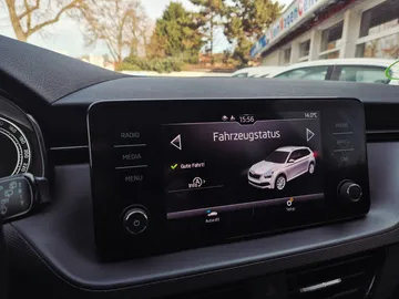 Car image 28