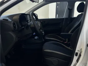 Car image 33