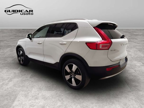 Volvo XC40 1.5 T2 Momentum 95 kW image number 4