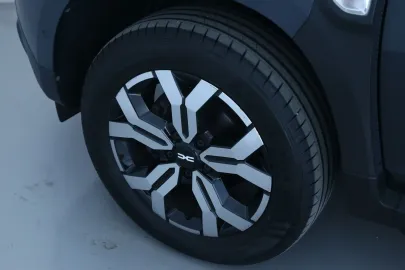 Car image 27