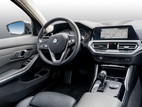 BMW 330e Touring Sport Line 215 kW image number 3