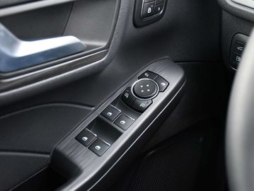 Car image 37