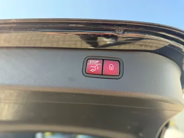 Car image 37
