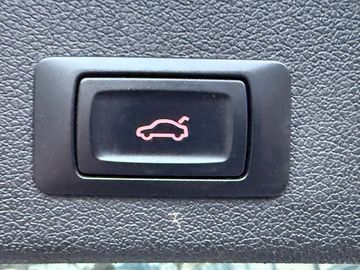 Car image 36