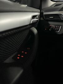 Car image 40