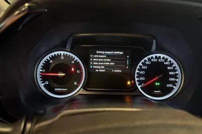 Car image 18