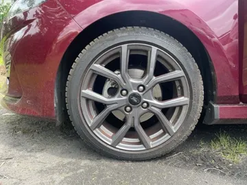 Car image 24
