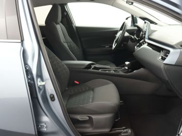 Car image 30