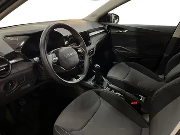 Car image 10