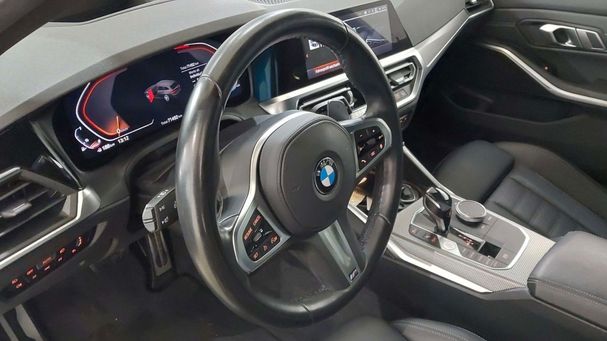 BMW 320i Touring xDrive 135 kW image number 15