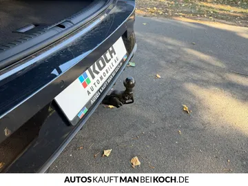 Car image 32