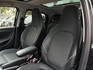Car image 33