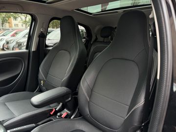 Car image 33