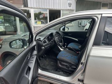 Car image 10