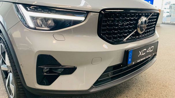 Volvo XC40 B4 Plus Dark 145 kW image number 7