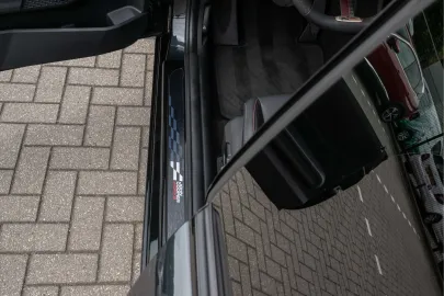 Car image 37