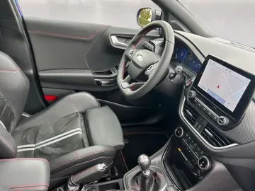 Car image 24