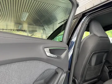 Car image 42