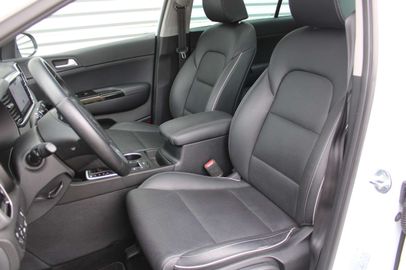 Car image 31