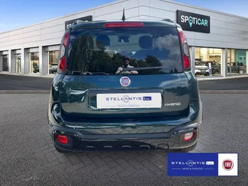 Car image 4