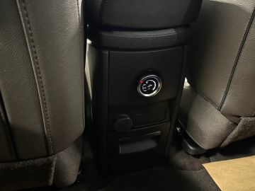 Car image 37