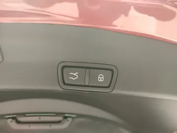 Car image 40