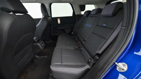 Car image 24