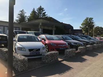Car image 23