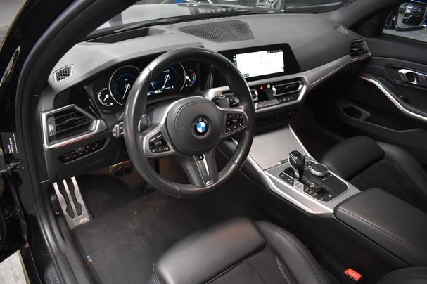 BMW 330d Touring M Sport 195 kW image number 5