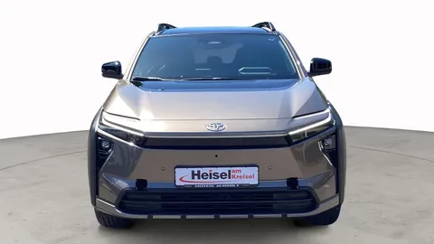 Car image 2