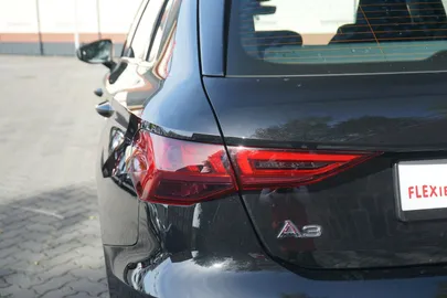 Car image 38